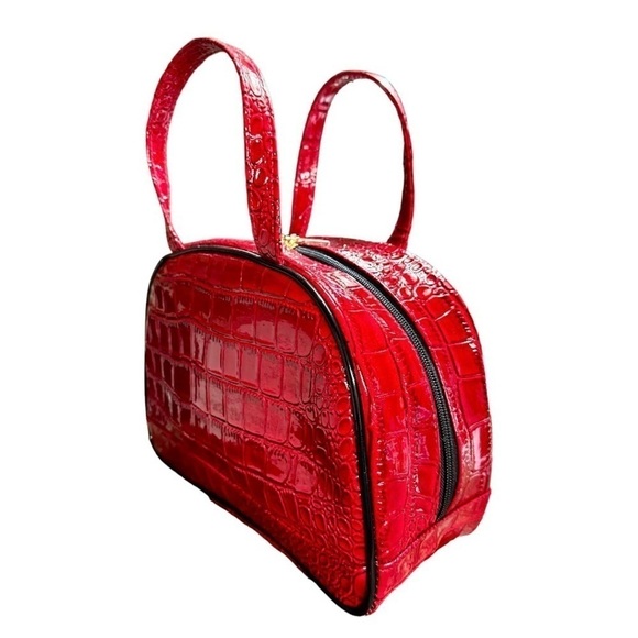 ELIZABETH ARDEN, NWOT, RED TRAVEL, COSMETIC BAG. SNAKESKIN PATTERN. 11”W X 8”H - Picture 6 of 8